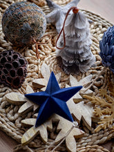 Charger l&#39;image dans la galerie, BLOOMINGVILLE CHRISTMAS TREE MARTIA ORNAMENT (SET OF 2) | MULTICOLOR FEATHER