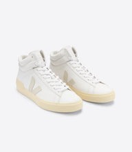 Load image into Gallery viewer, MINOTAUR CHROMEFREE LEATHER | EXTRA WHITE PIERRE BUTTER FROM VEJA