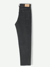 Charger l&#39;image dans la galerie, SAMSOE SAMSOE MARIANNE Regular-fit jeans with high waist, straight leg shape and a cropped length. Made in organic cotton black denim with comfort-stretch which creates a better fit. Organic cotton